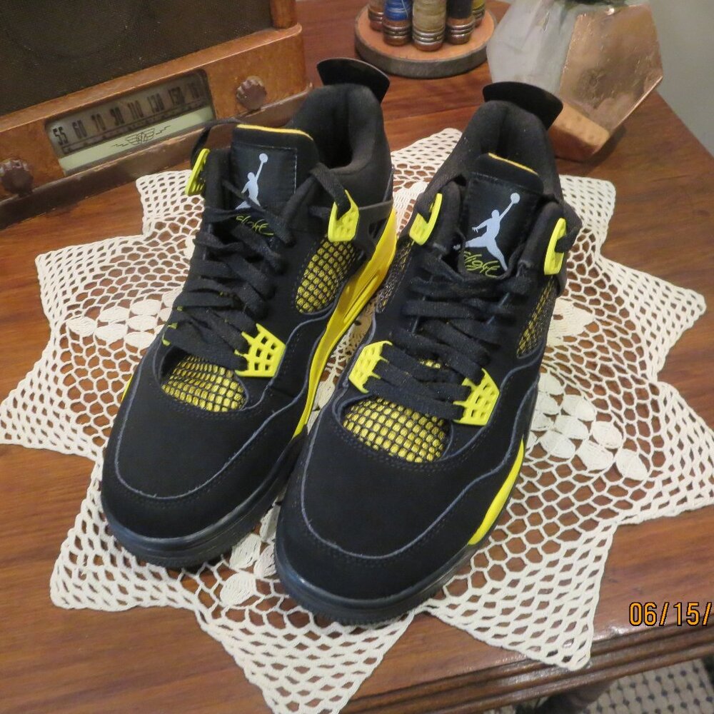 Men's Air Jordan Retro Thunder Shoes (DH6927-017) Size 8 1/2